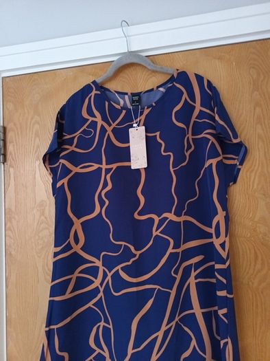 Emery Rose Dress    S.- L - 14.     B.N.W.T
