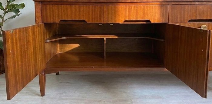 Mid Century Modern Teak Sideboard / Credenza/ Drinks Cabinet