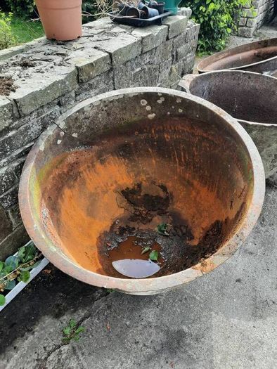 famine pots