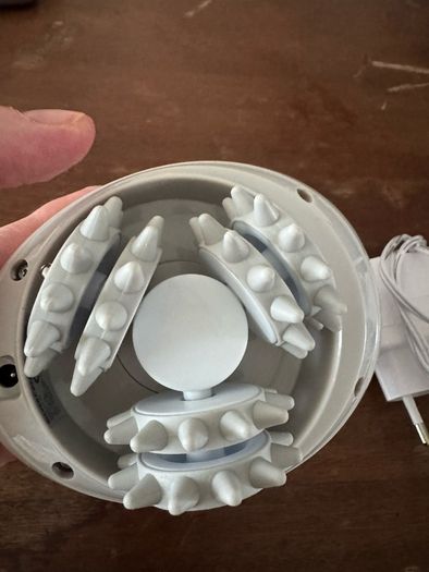 Anti-cellulite massager