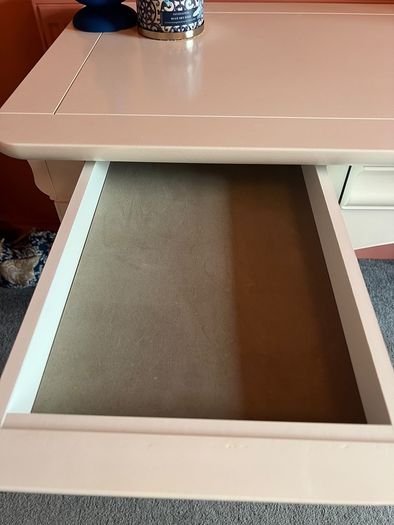 Dressing Table and 2 Matching Bedside Lockers