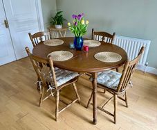 Dining table & 4 chairs