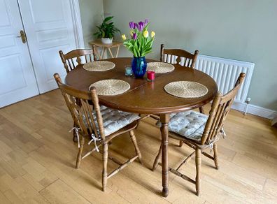 Dining table & 4 chairs
