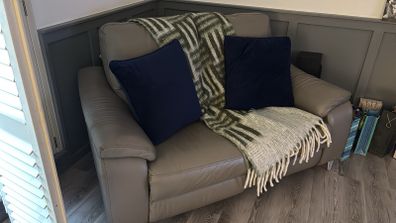 Electric Recliner sofa, Grey leather with USB ports