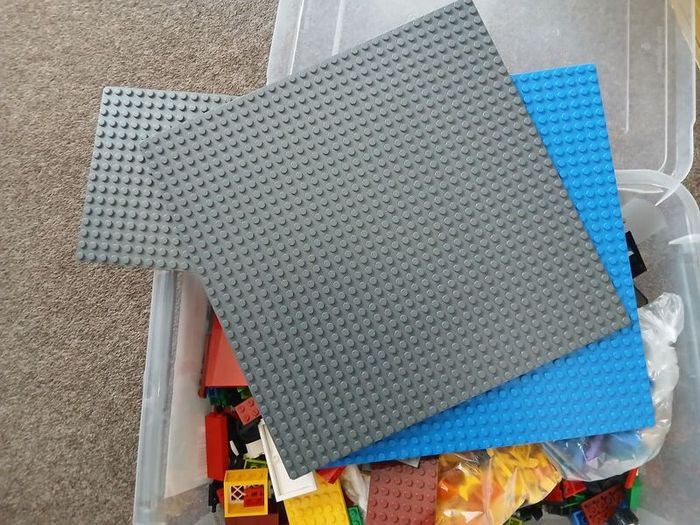 Random Lego box with Baseplates
