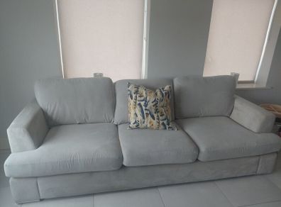 3 seater couch in good condition very comfortable