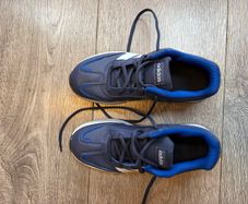 Adidas Childrens runners Navy UK 3.5 EU36