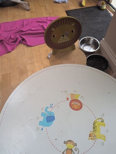 kids table and chair