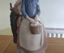Porcelain figurine Nao by Liadro hand made in Spain