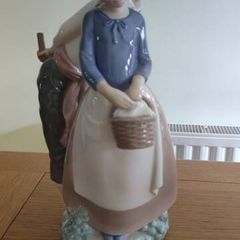 Porcelain figurine Nao by Liadro hand made in Spain