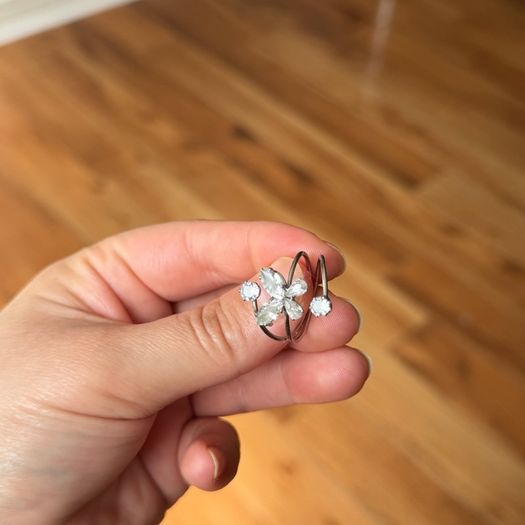 Elegant Floral Silver Ring