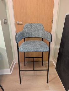 2 high stools in excellent condition