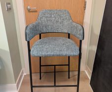 2 high stools in excellent condition