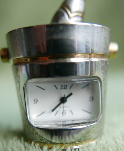 Vintage Miniature Wine Bucket Champagne Clock Linden Quartz Japan Movement - works well