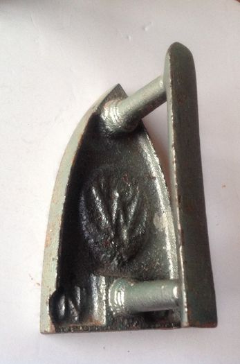 4x Antique Flat Irons French Cast Iron