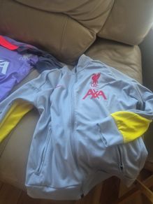 Kids liverpool jumper size L