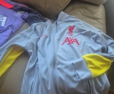 Kids liverpool jumper size L
