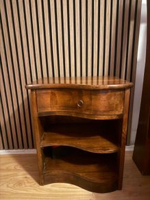 Sleigh Bed and Matching Lockers