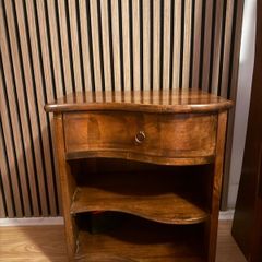 Sleigh Bed and Matching Lockers