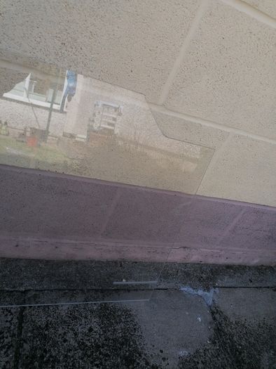 Perspex, 2 small bits FREE