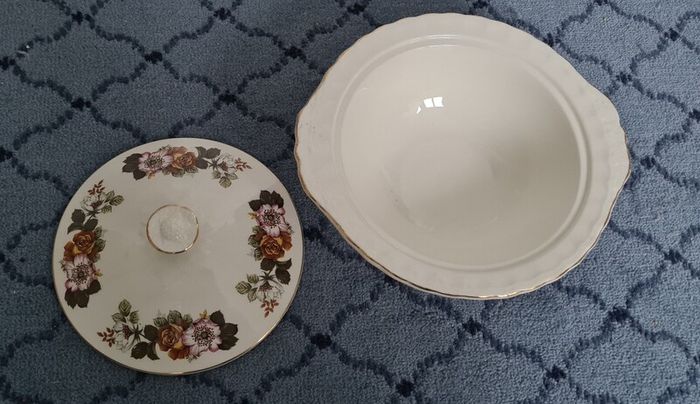 Beautiful Vintage Floral Lidded Tureen from Tudor Ware Ironstone Rosina