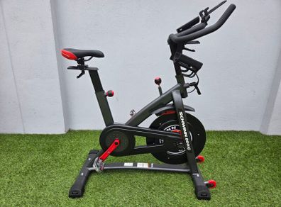 Schwinn IC800 exercise bike