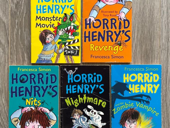 LOTS of Childrens Book Bundles - Football Books, Wimpy Kid, Cat Kid, Skulduggery Pleasant etc