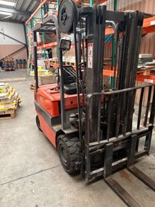 Fork Lift 2.5 tonne ELECTRIC