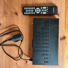 Grundig Freesat Box with Remote for Parts or Repair.
