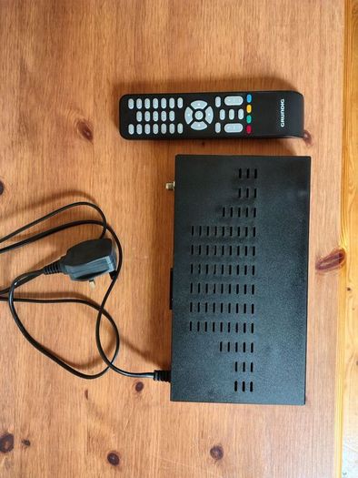 Grundig Freesat Box with Remote for Parts or Repair.