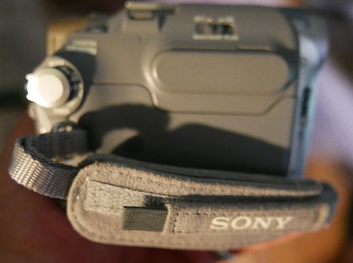 Sony Digital HandyCam DCR-HC22E MiniDV Camcorder Video Camera NTSC Japan silver