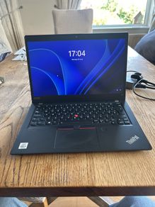 lenovo thinkpad with windows 11 with charger working perfect 225 Ono