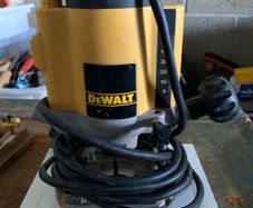 DeWalt DW 613 Electric Plunge Router