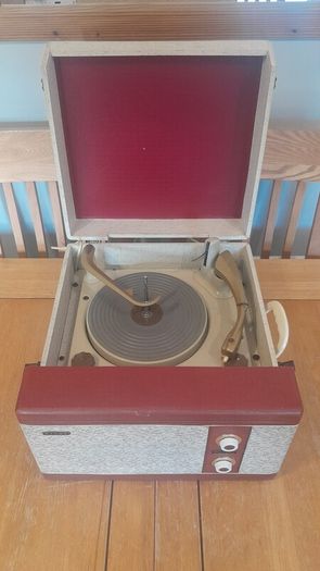 Rare 1957 Vintage Pilot Encore RC126, portable suitcase, record player. Excellent Vintage Condition. BSR 4 speed Turntable. Plays 33/3 and 45 RPM, 16's and 78's