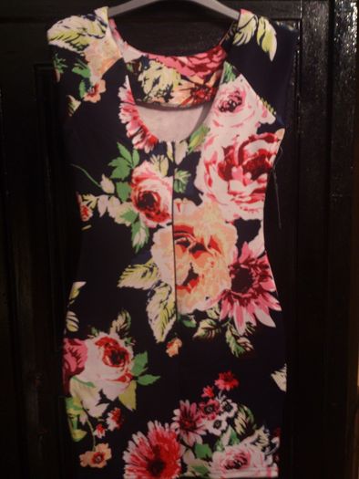 Size 8 ax Paris dress