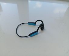 Bone conduction headphones