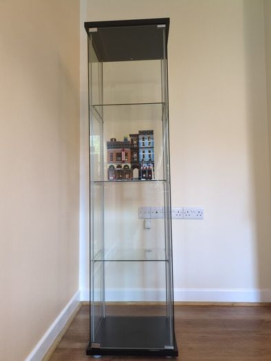 2 display cases
