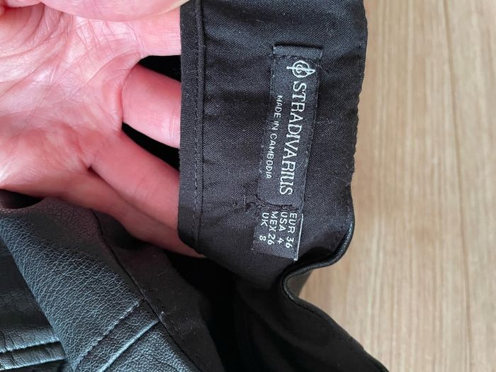 stradivarius mini faux leather skirt