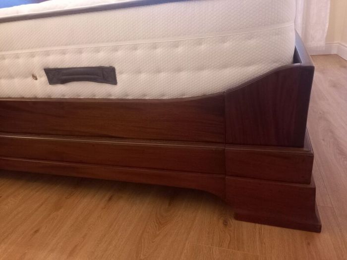 Mahogany sleigh bed