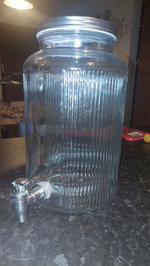 Glass dispenser