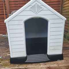 large dog bed for outside, never used but has been stored outside, just needs a hose down
