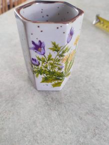 LOVELY Small Vase Flowers Decorated  .