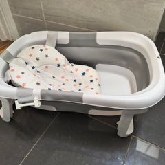 Foldable baby bath