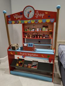 Bigjigs village shop