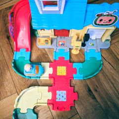 Vtech toot toot Cocomelon garage playset
