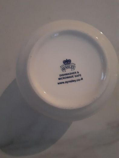 New Aynsley Pretty White and Blue Sugar bowl