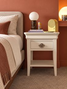 Dressing Table and 2 Matching Bedside Lockers