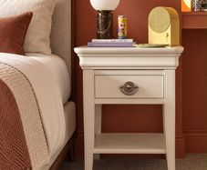 Dressing Table and 2 Matching Bedside Lockers