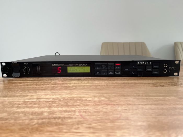 Yamaha SPX 900
