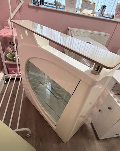 Free Manicure Desks x 2 Doubles